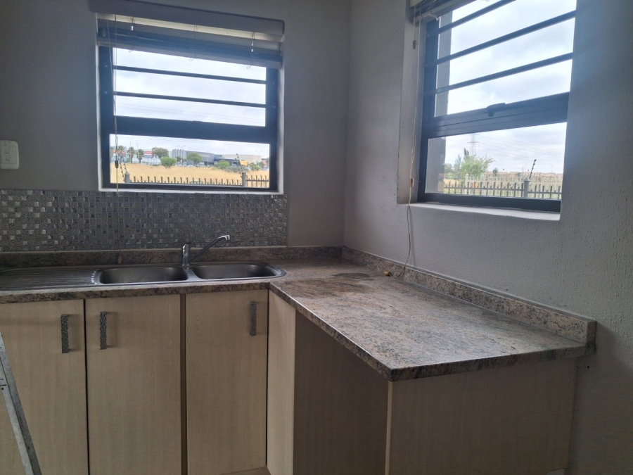 To Let 3 Bedroom Property for Rent in Hillside Free State